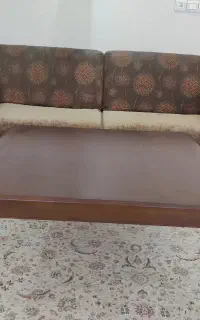 یک عدد مبل سه نفره شرکتی