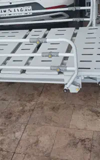 تخت بیمارستانی