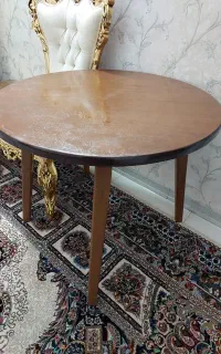 میز ناهارخوری تمیز و سالم
