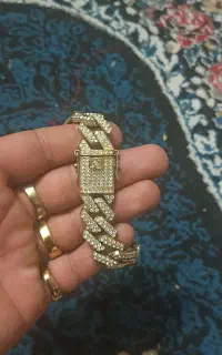 دستبند نگین دار