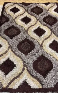 فرش ریشه دار