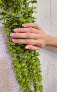کاشت ناخن و اموزش کاشت ناخن