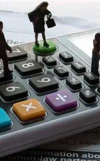 حسابدار خانم و کمک حسابدار خانم