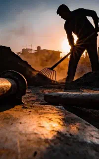 استخدام چند نفر نیروی کار، اتباع