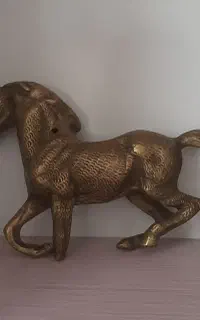 اسب برنجی