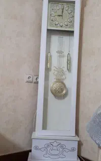ساعت ایستاده تمیز