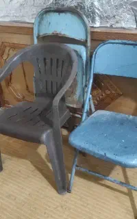صندلی  ارج آهنی  قدیمی  2 عدد