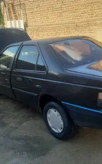 پژو مشکی گژ وسط فرانسه اصل معاوضه هم دارم