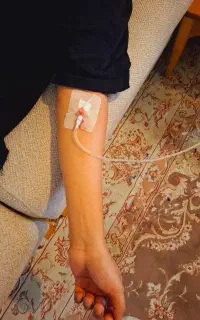 تزریقات و سرم تراپی در منزل توسط پرستار خانم و آقا