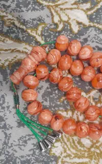 تسبیح کهربا خوش دست خوش رنگ