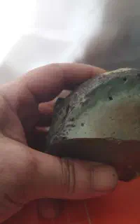 قطعه شکسته ازشهاب سنگ سبز رنگ