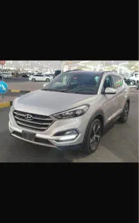 فروش توسان ۲۰۱۶ بی رنگ پشت فنس