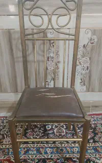 صندلی آهنی
