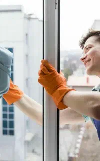 استخدام نیروی خدماتی نظافتی