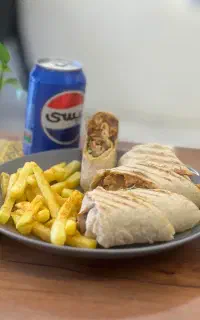 نیازمند همکاری در فست فودی خانم یا اقا