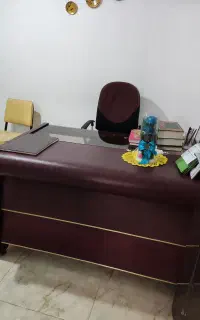 آینه و کنسول و سرشور و میز اداری و تخت اپیلاسیون