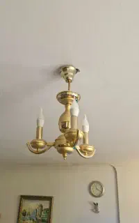 دو عدد لوستر سه شاخه از جنس آهن ( برنجی نیست)