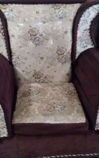 مبل چهار نفره به دلیل کمبود جا فروخته میشود