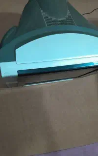 تلویزیون سامسونگ و میز