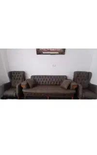 مبل چستر ۵نفره و دو عدد میز