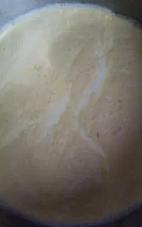 شیر محلی پر چرب تازه