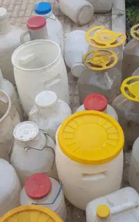دبه ماستی و ظرف خیارشوری