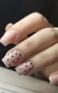 خدمات کاشت ناخن  و تتو بدن با قیمت ویژه