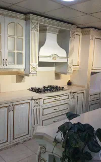 کابینت ممبران با صفحه کورین به همراه جزیره