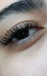 کاشت اکستنشن مژه و لیفت لمینت مژه و ابرو