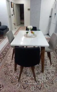 میز ناهاز خوری چهار نفره در حد نو