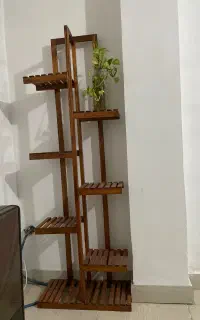 استند چوبی