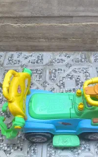 اسباب بازی ماشین چهارچرخ