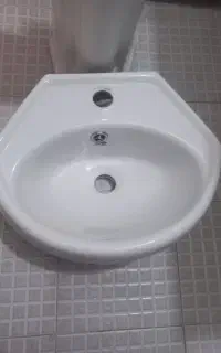 سنگ روشویی با پایه