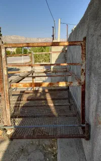 تخت تک نفری فلزی