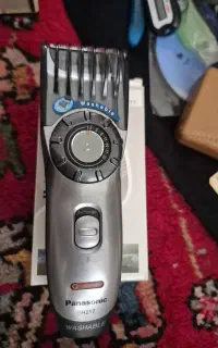 لنز دوربین عکاسی و ریش تراش