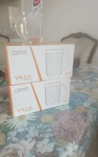 2دست لیوان