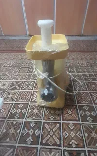 گوشت چرخی سونی و یک پارچ مخلوط کن و آسیاب