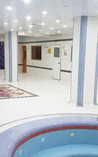 بلیط استخر دانشگاه هنر کمتر از نصف قیمت