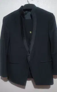 کت شلوار و جلیقه