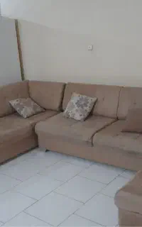مبل راحتی ۶ نفره با میز وسط و ۲ تا عسلی