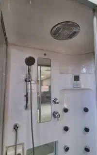 سونا جکوزی کابین دار ایستاده