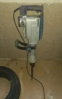 ایلتی برقی فروشی کم کار وسالم