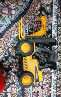 اسباب بازی لیفتراک موزیک دار