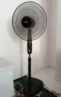 پنکه مشکی کنترل دار ایستاده