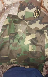 لباس سپاهی با کلاه پسرانه سایز ۸ نو
