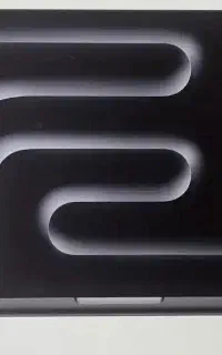 مک بوک m5 pro رم ۲۴ هارد یک ترا