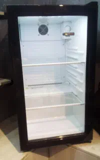 یخچال ۵ فوت ایستکول شو کیس