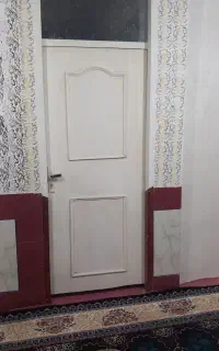 درب اتاق و پنجره آهن سنگین