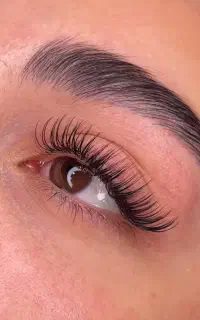 به یک مدل اکستنشن مژه نیازمندیم