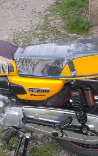 هندا ۲۰۰ همتاز۱۴۰۰
